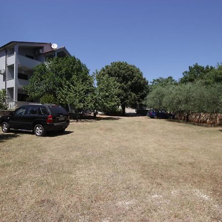 Apartments Smitran Banjole Εξωτερικό φωτογραφία