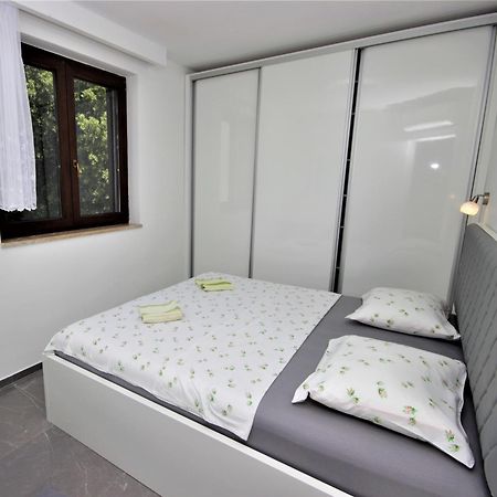 Apartments Smitran Banjole Εξωτερικό φωτογραφία