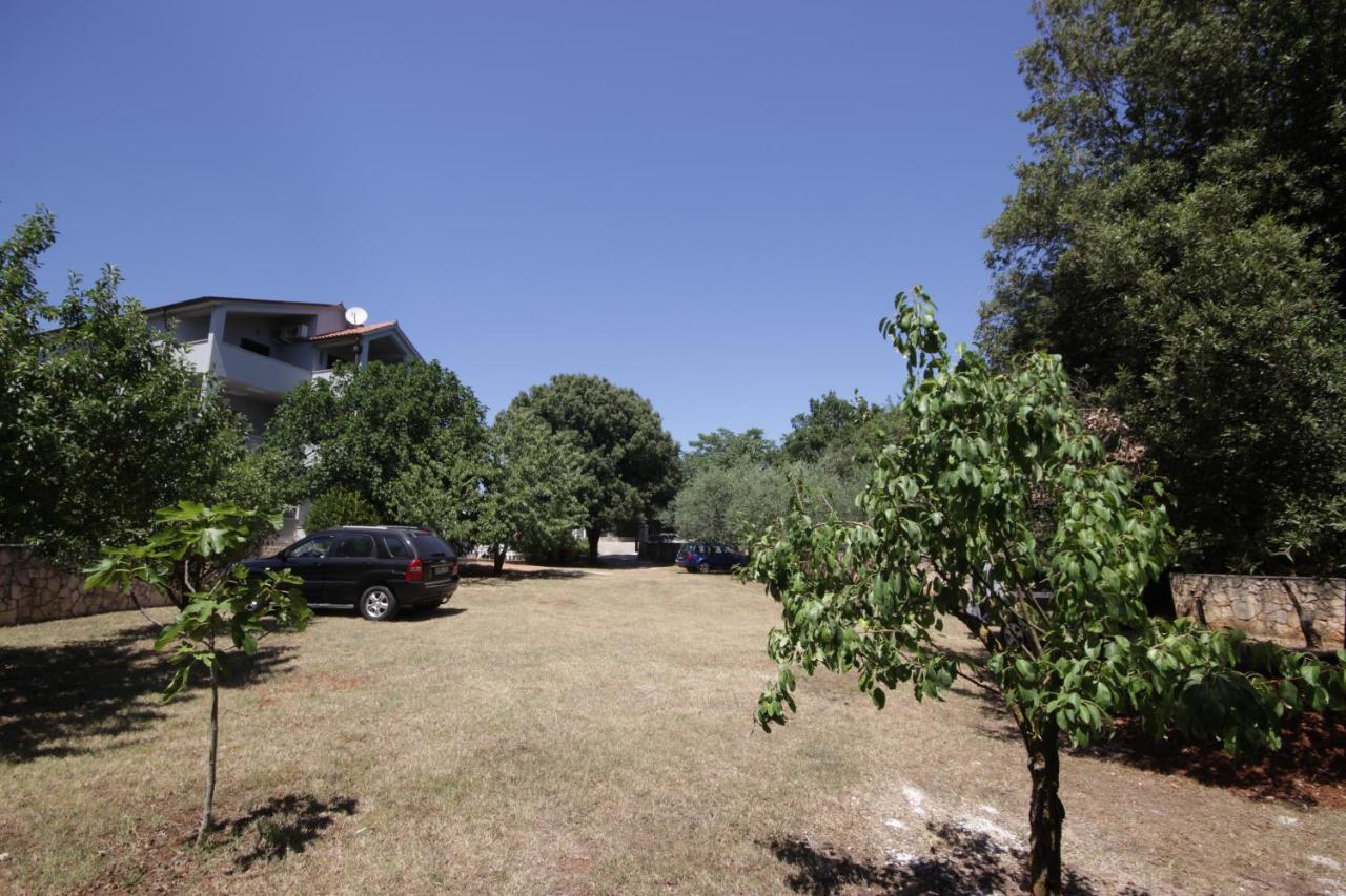 Apartments Smitran Banjole Εξωτερικό φωτογραφία