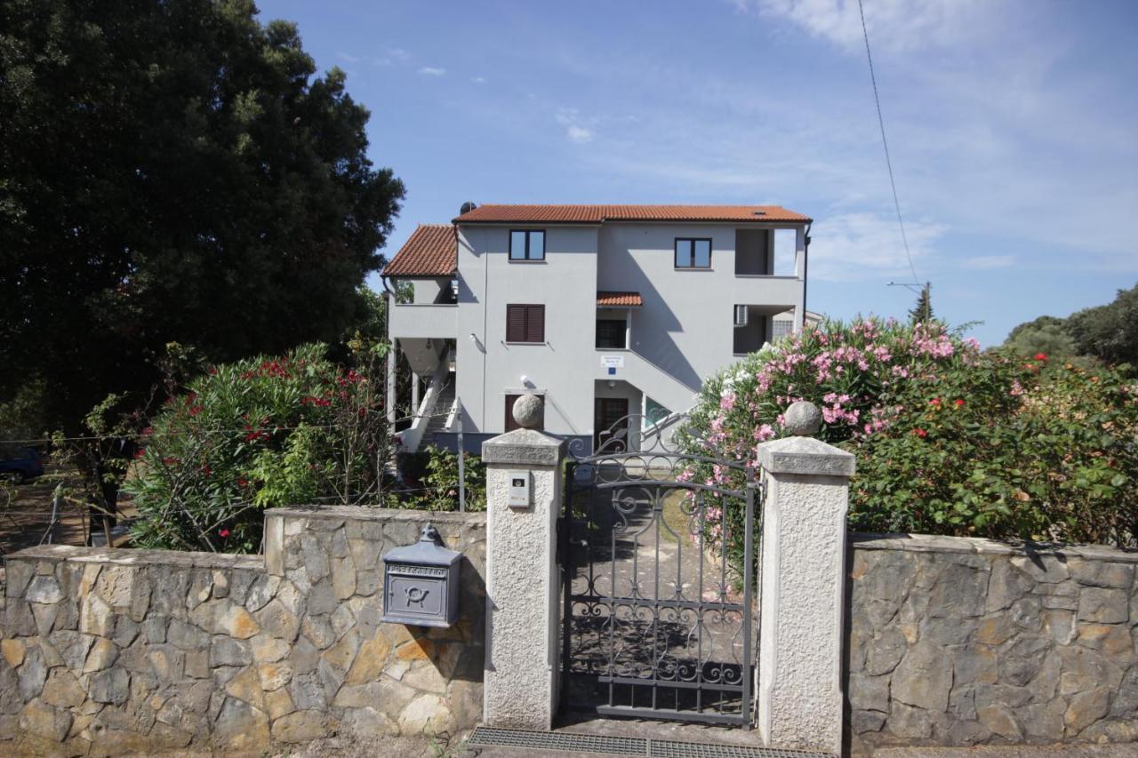Apartments Smitran Banjole Εξωτερικό φωτογραφία