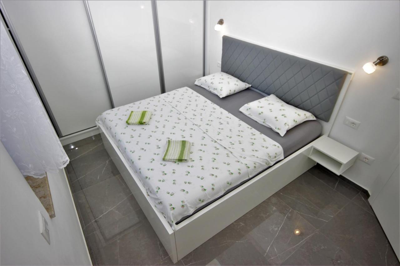 Apartments Smitran Banjole Εξωτερικό φωτογραφία