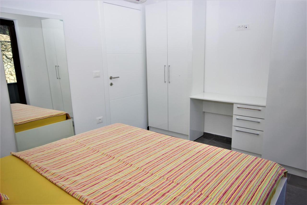 Apartments Smitran Banjole Εξωτερικό φωτογραφία