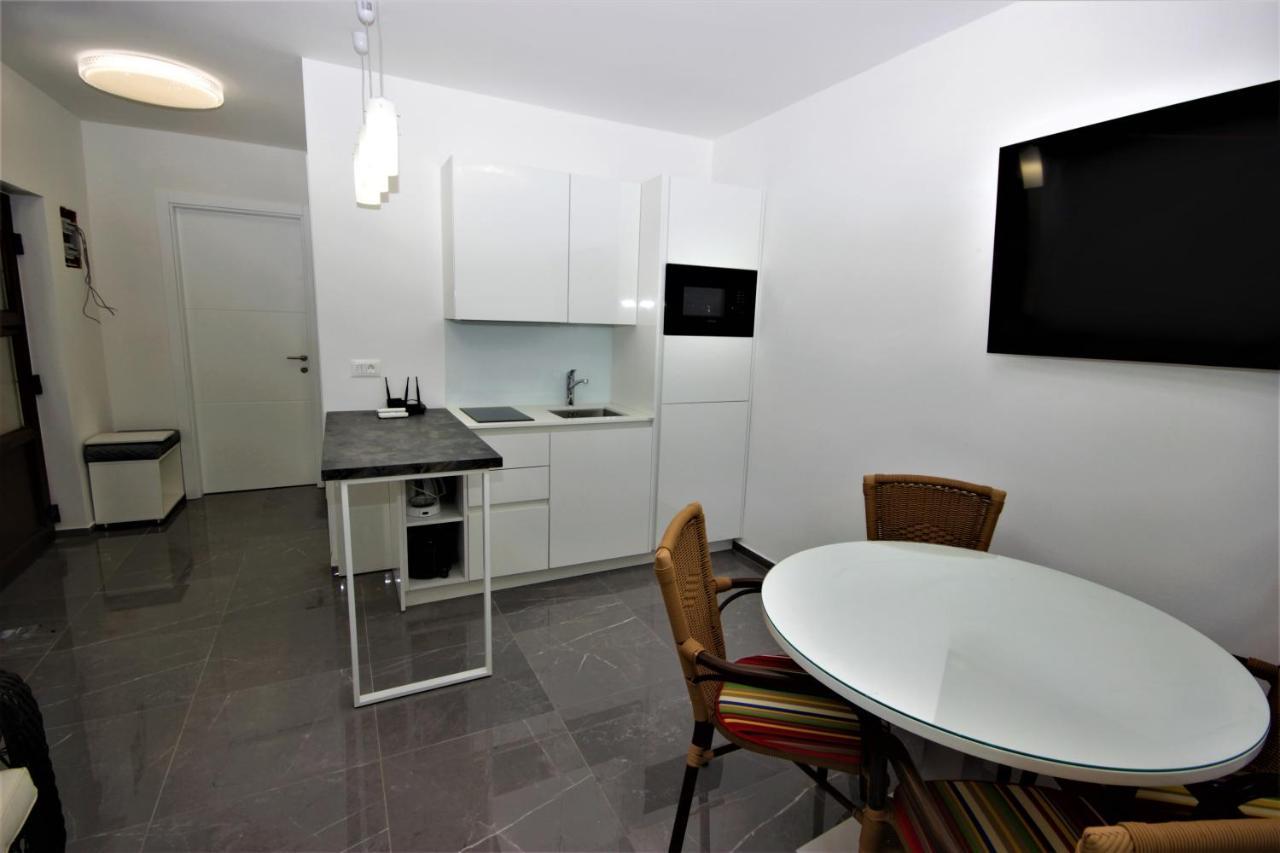 Apartments Smitran Banjole Εξωτερικό φωτογραφία
