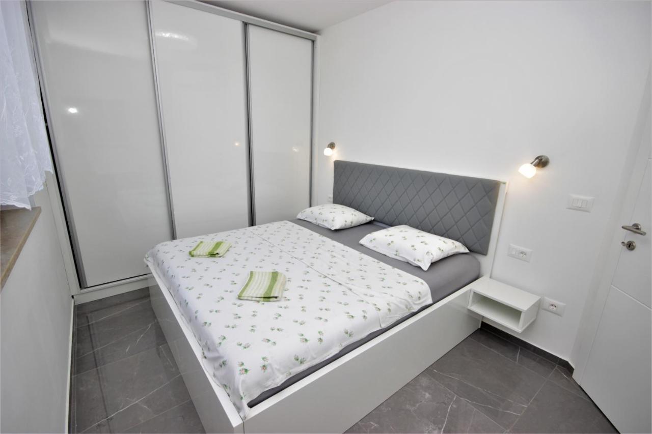 Apartments Smitran Banjole Εξωτερικό φωτογραφία